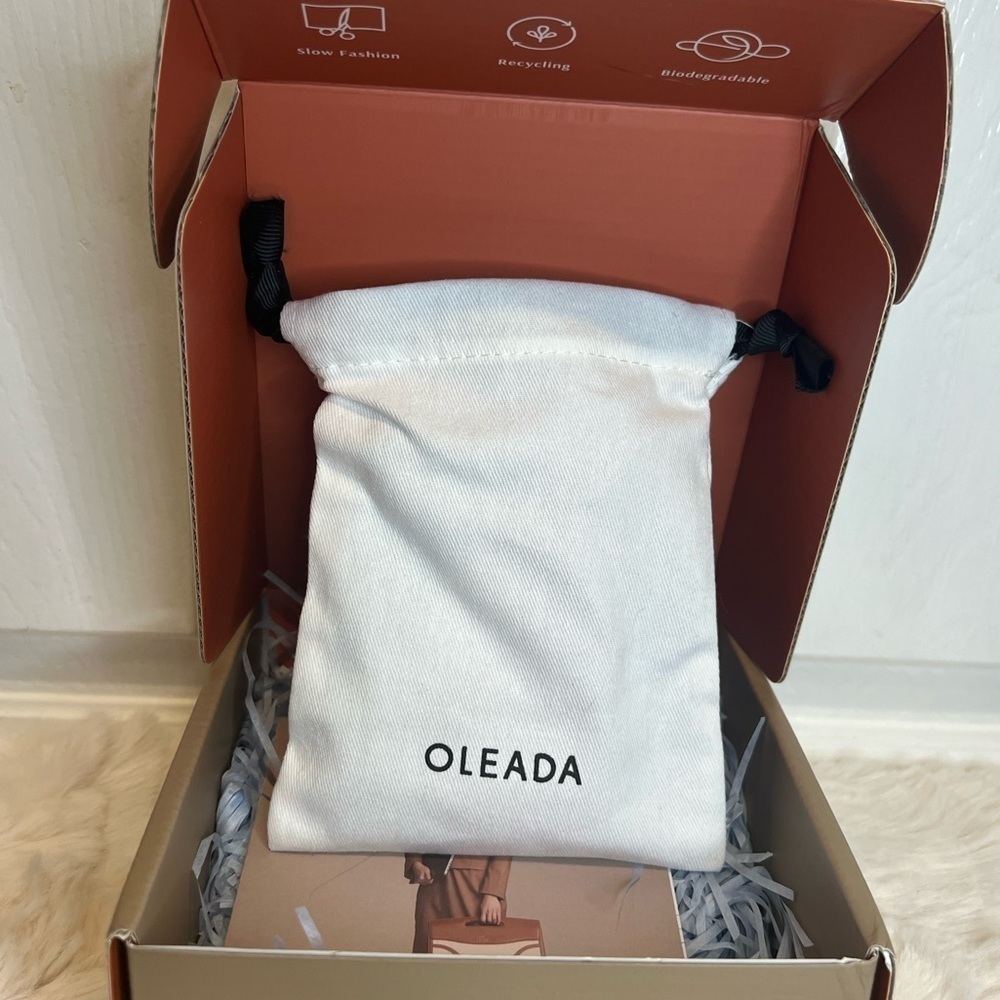🌷SOLD🌷OLEADA LUXURY CREDIT CARD HOLDER NEW WITHOUT TAGS - Picture 13 of 16